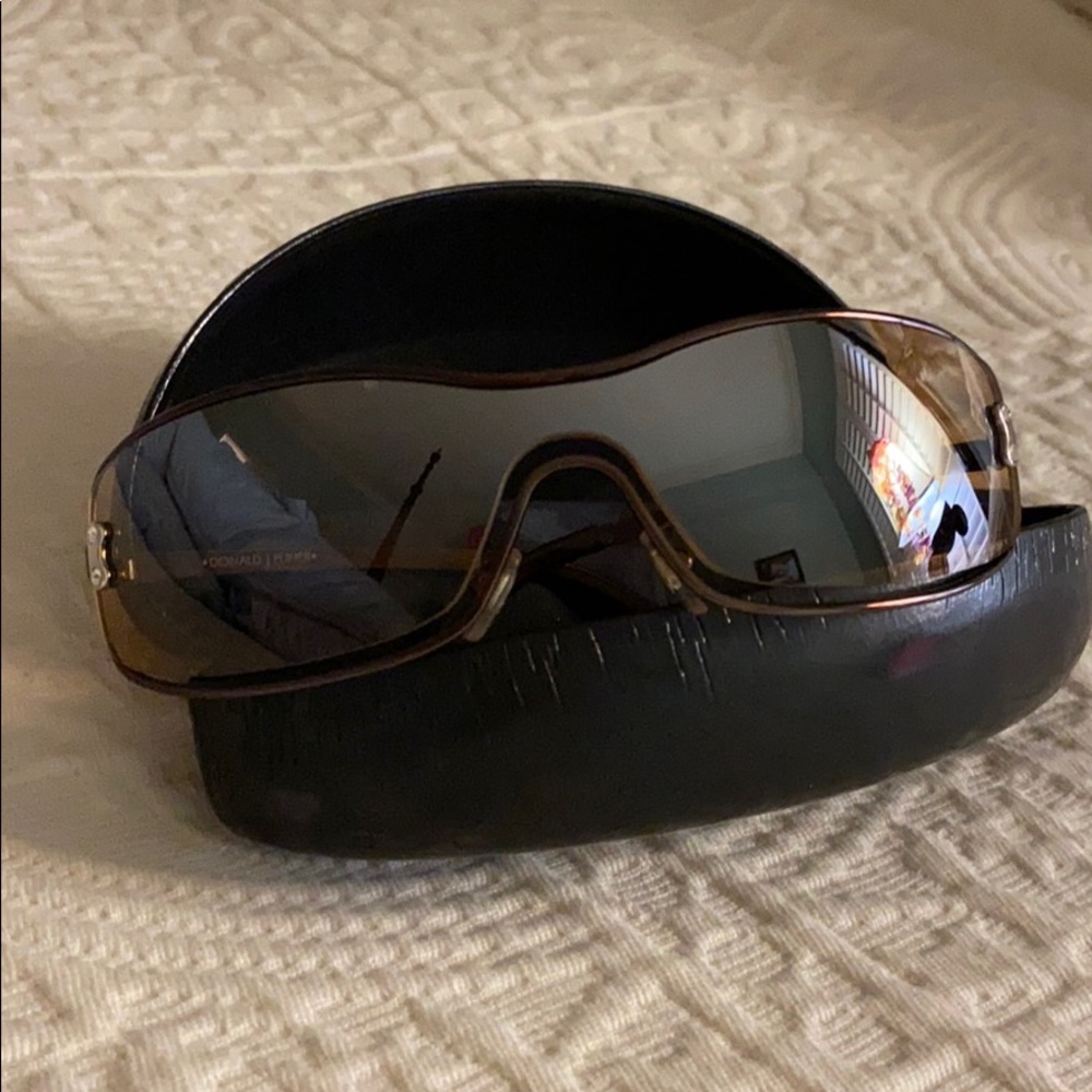 Donald J Pliner Sunglasses